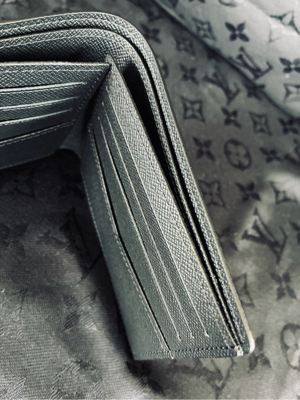 👔 Louis Vuitton Slender Eclipse NWOT w COA - Picture 16 of 17
